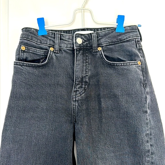 H&M high waisted wide leg flare jeans - Picture 3 of 5